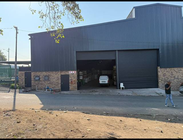 1,800M² WAREHOUSE TO LET IN UMBILO